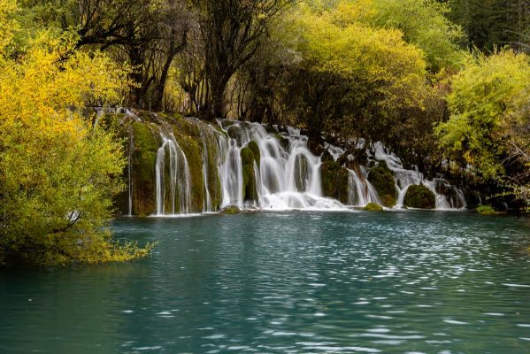Jiuzhaigou Valley Travel Guide: A Natural Wonder in China
