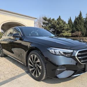 Beijing -Benz E300 5-Seater Car